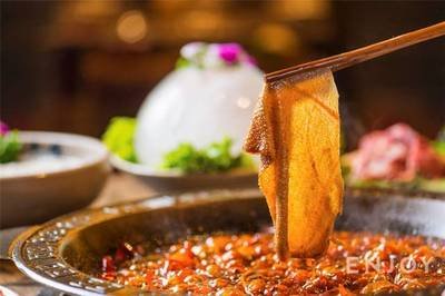 清明假期，餐飲住宿業(yè)受疫情影響，收入同比下降15.59%插圖1