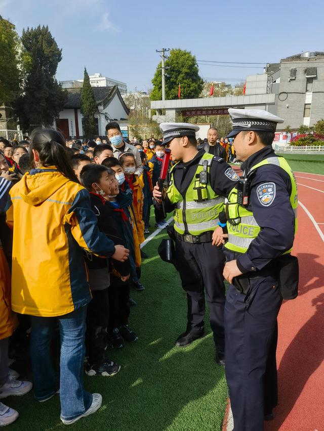 【全國中小學生安全教育日】漢中交警一大隊開講啦！插圖5
