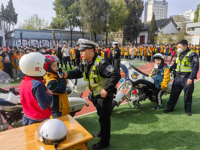 【全國中小學生安全教育日】漢中交警一大隊開講啦！插圖1