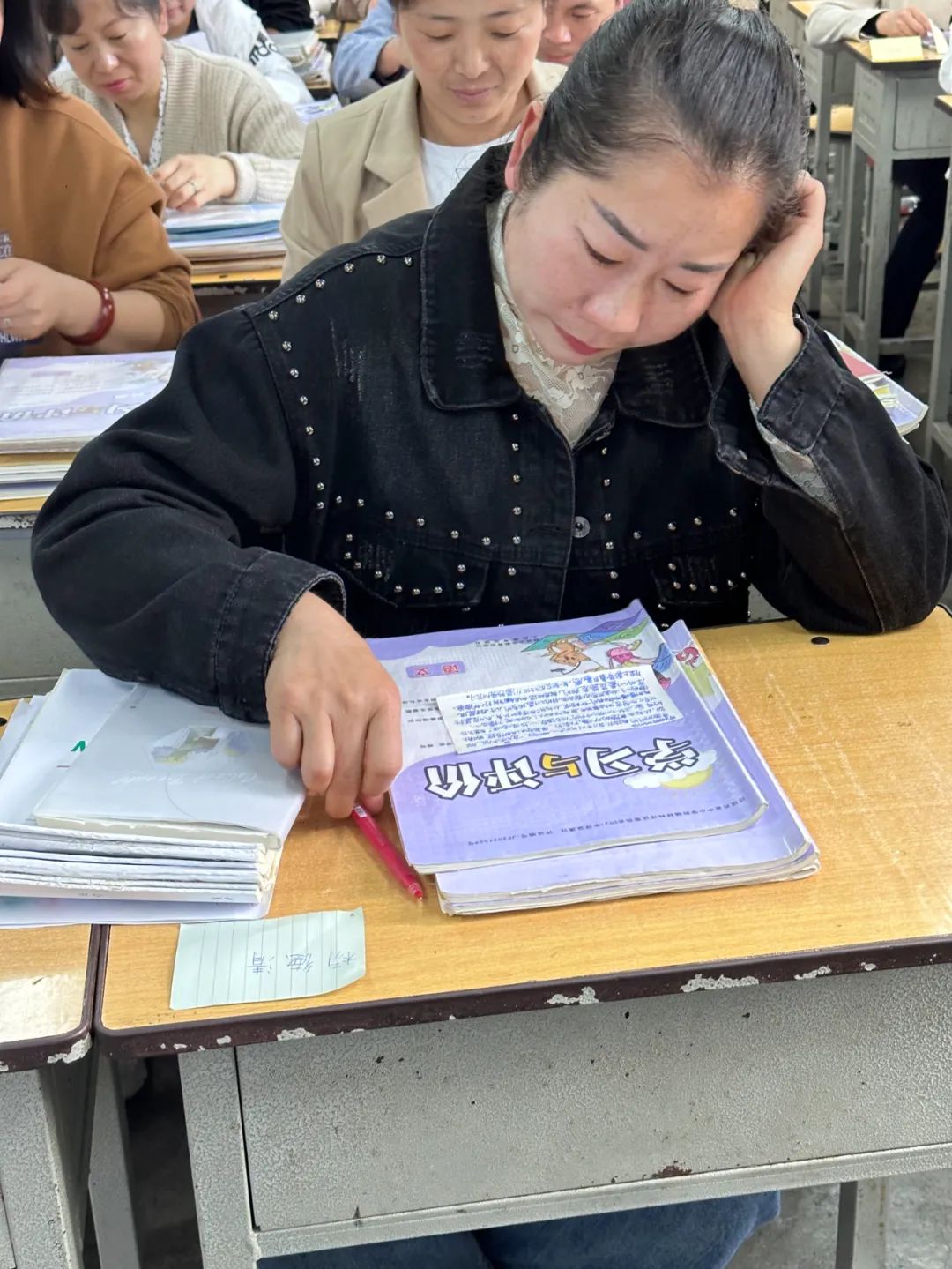 提燈引路 育夢成光——西鄉(xiāng)縣東關(guān)小學(xué)2023學(xué)年度春季學(xué)期家長會紀(jì)實(shí) 提燈引路 育夢成光——西鄉(xiāng)縣東關(guān)小學(xué)2023學(xué)年度春季學(xué)期家長會紀(jì)實(shí)