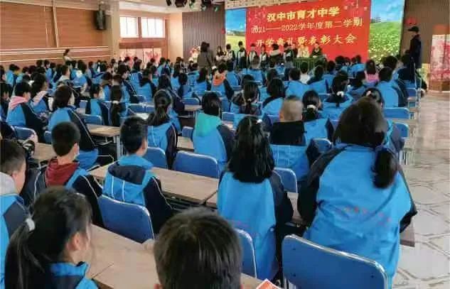 漢中市育才中學(xué)初一新生，高考復(fù)讀班招生火熱報(bào)名進(jìn)行中