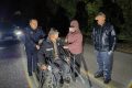 以警心暖民心，民警深夜救助走失老人回家縮略圖