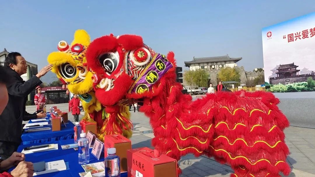 飲水思源話漢江旅游文化藝術博覽會第三站在襄陽成功舉辦 飲水思源話漢江旅游文化藝術博覽會第三站在襄陽成功舉辦