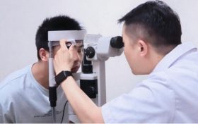 視力追逐戰(zhàn)！“生死時(shí)速” 開展FCB手術(shù)，為18歲網(wǎng)脫少年“搶”回視力！縮略圖
